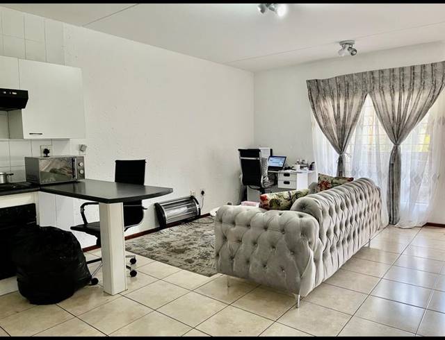 1 BEDROOM APARTMENT FOR SALE IN MORNINGSIDE